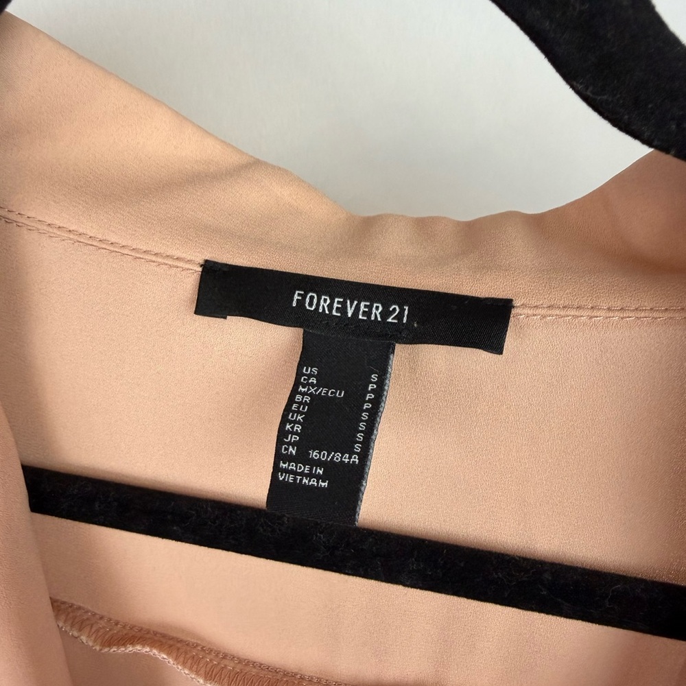 Forever 21 Blush Wrap Blouse‎ | Long Sleeve Drape Front Size Small - Picture 3 of 8